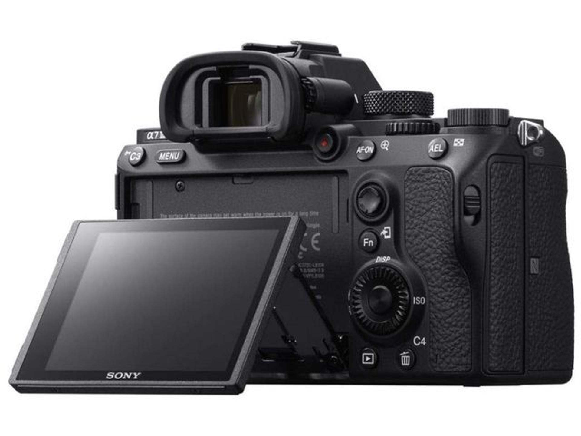 2.95" TFT touch-screen monitor