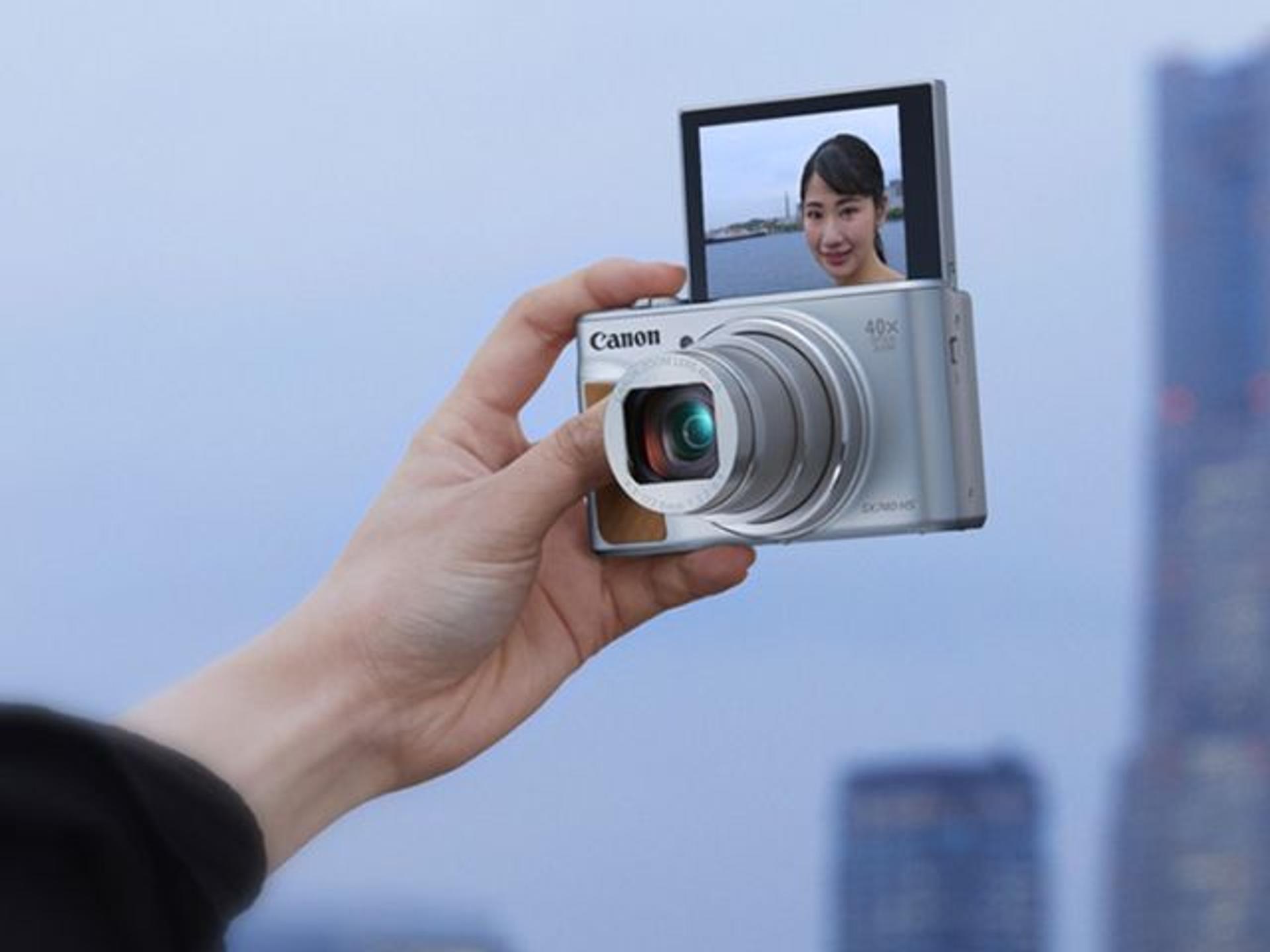 3.0-inch Tilt-type LCD